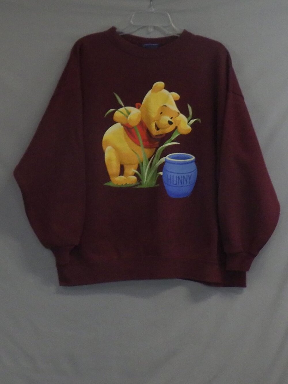 Men's Vintage 1990's Disney Winnie the Pooh Crewneck Burgundy Sweatshirt  A638
